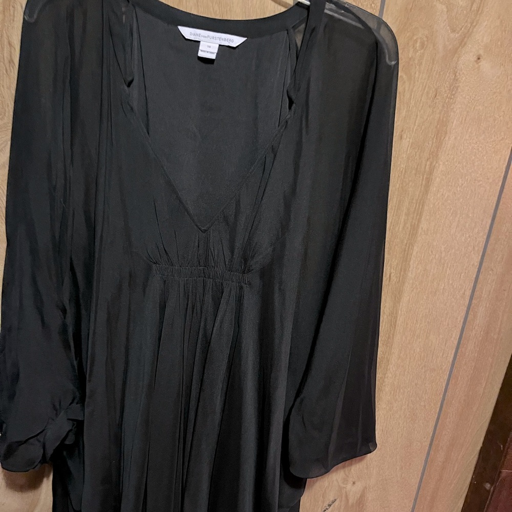 Diane Von Furstenburg size 14 black dress - perfect condition